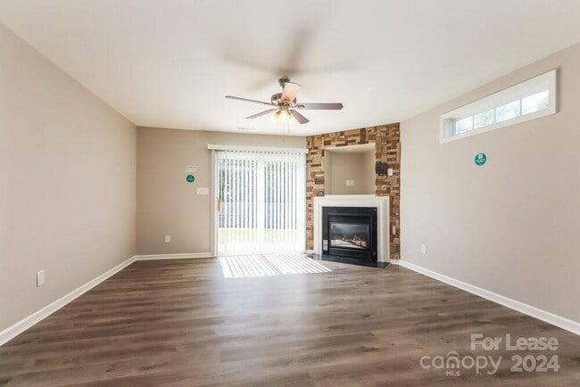 Building Photo - 10341 Hugue Way