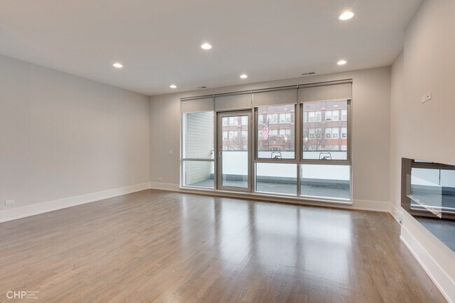 Foto del edificio - 1716 N California Ave