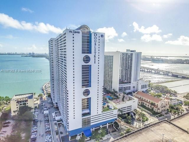Foto del edificio - 1717 N Bayshore Dr