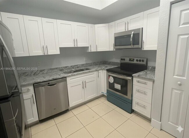 Foto del edificio - 2801 Riverside Dr