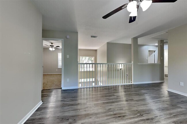 Building Photo - 819 Hyacinth Pl