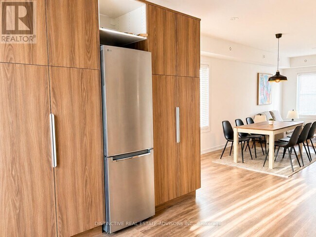 Photo du bâtiment - 3069 Pharmacy Ave