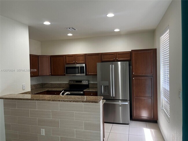 Building Photo - 9362 SW 171st Ct