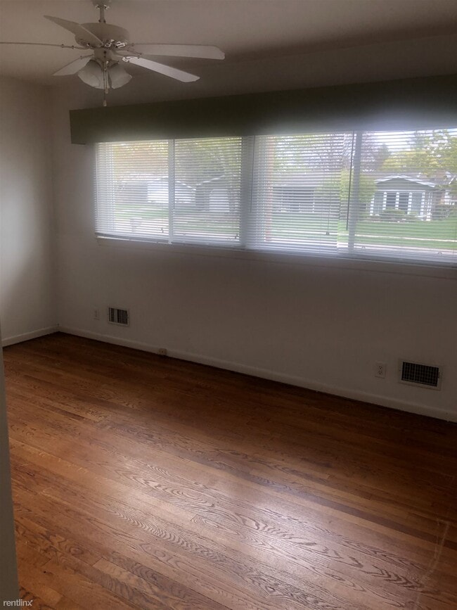 Building Photo - 3 br, 1.5 bath House - 1043 Waltham Ave SE