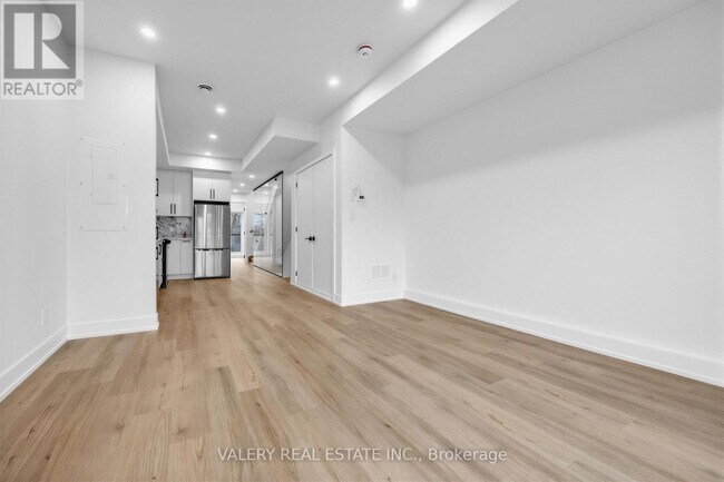 Photo du bâtiment - 1115 Islington Ave.
