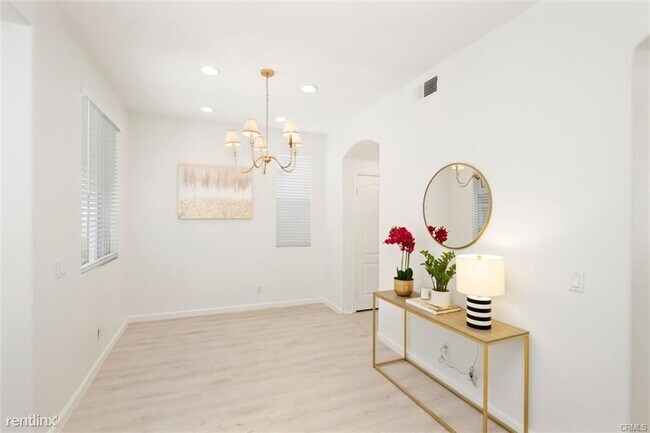 Building Photo - 3 br, 2.5 bath Condo - 201 Kensington Park...