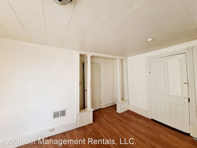 Building Photo - 3 br, 1 bath House - 1 N Main St Apt B