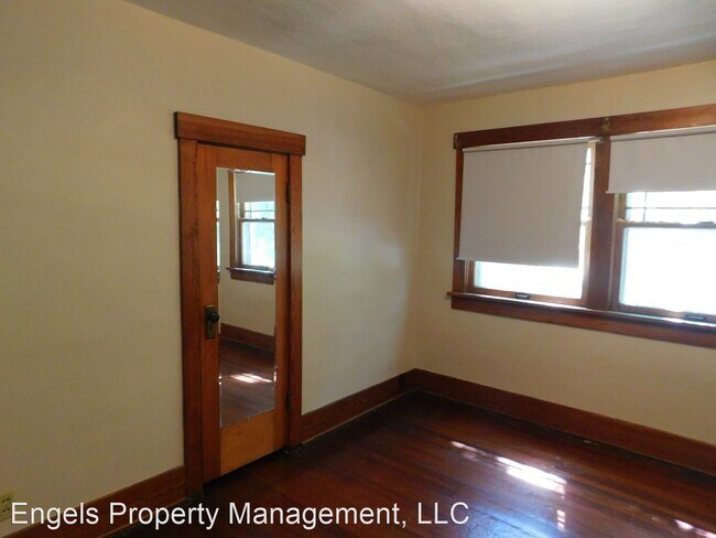 Foto del edificio - 5 br, 2 bath House - 524 W 4th