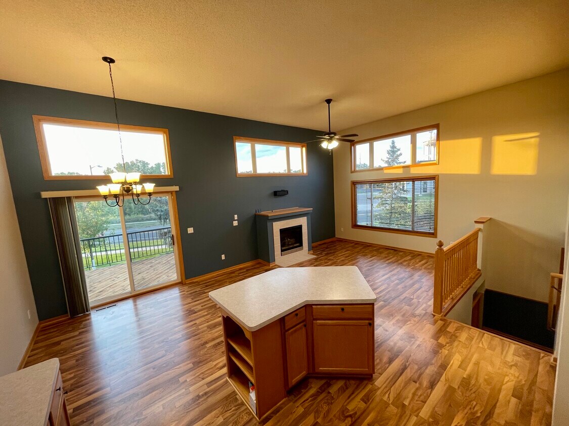 Primary Photo - 15115 Cimarron Ct