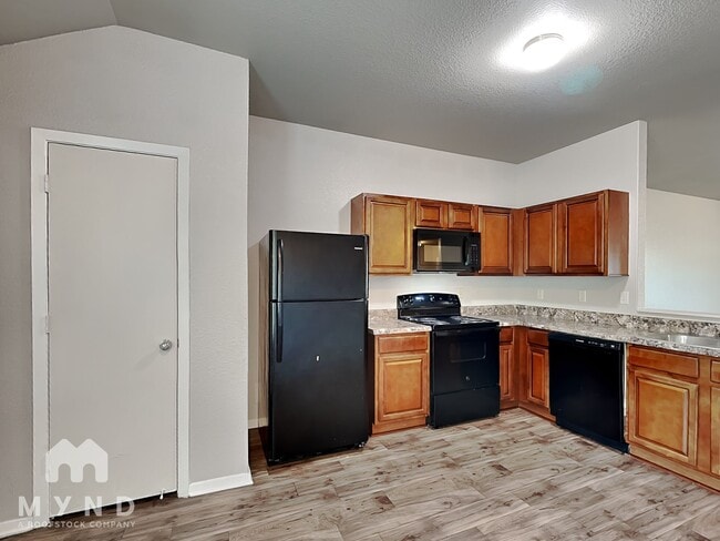 Building Photo - 7008 Pearl Vly Cv