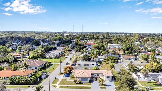 Building Photo - 600 SW 8th St