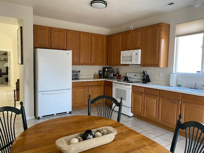 Foto del edificio - Lovely 2 Bed Plus Office Ranch Home on Eastside
