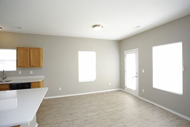 Foto del diseño de interior - Holly Ridge Townhomes