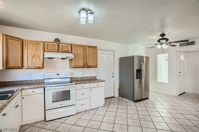 Building Photo - 6124 Edgewood Cir