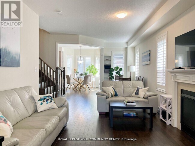 Building Photo - 101 Thornbush Blvd