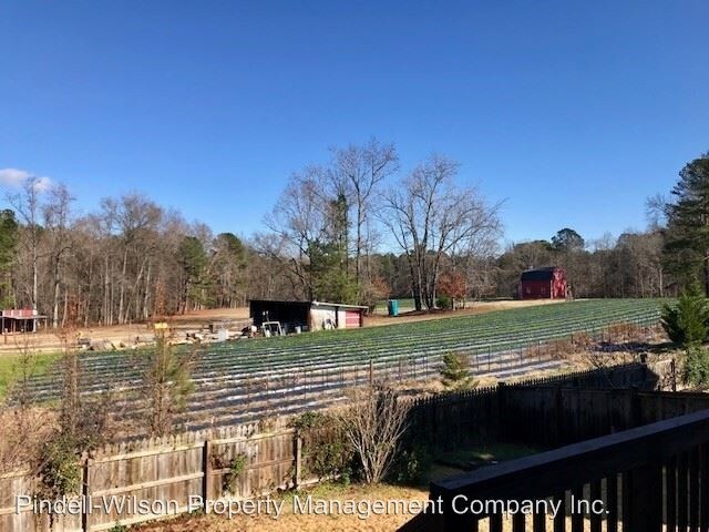 Building Photo - 1945 Steeple Chase Bend