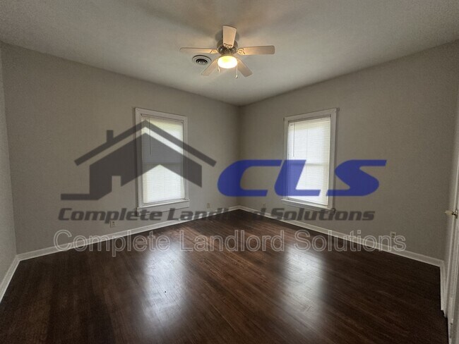 Foto del edificio - 1301 S 9th St