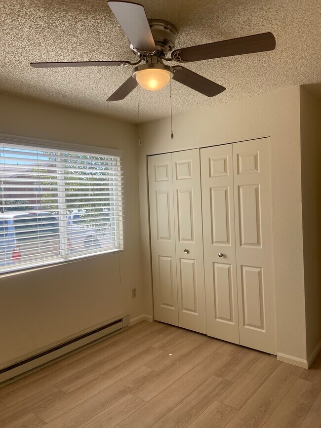 Foto del edificio - 631 Conifer St