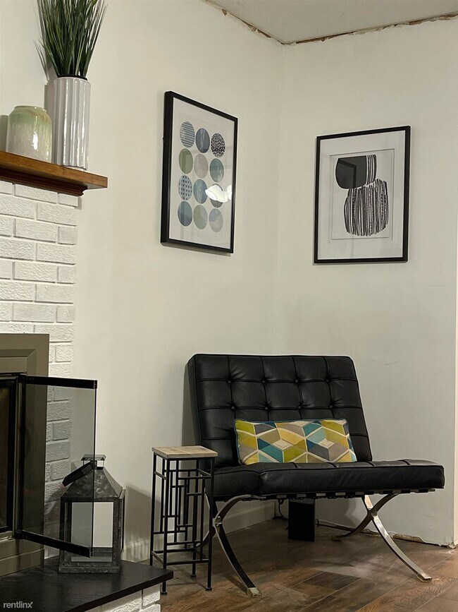 Building Photo - 3 br, 1.5 bath House - Furnished/Flex-Leas...