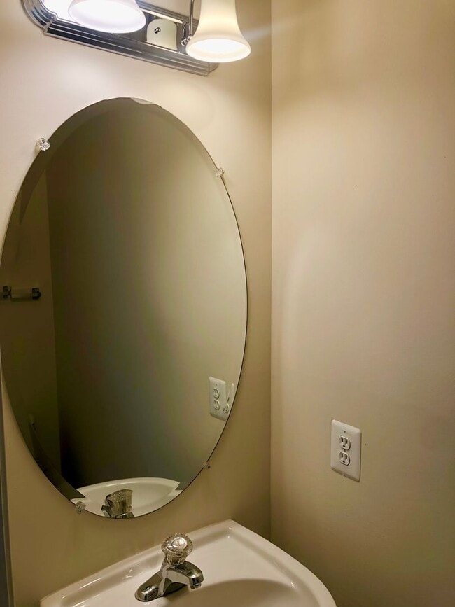 Foto del edificio - Gorgeous 3BR/2.5BA Townhome in Hyattsville