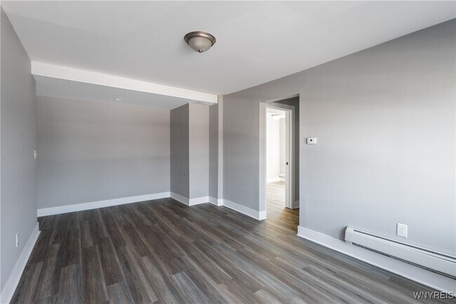 Foto del edificio - 1225 Hertel Ave