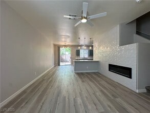 Building Photo - 2637 Heathrow St
