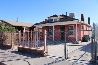 Building Photo - 3114 E Missouri Ave