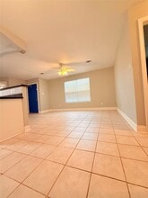 Building Photo - 320 Willowick St