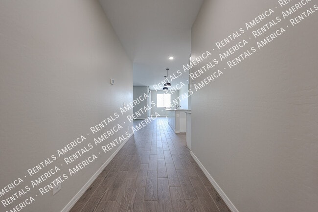 Building Photo - 5612 W Ldg Dr