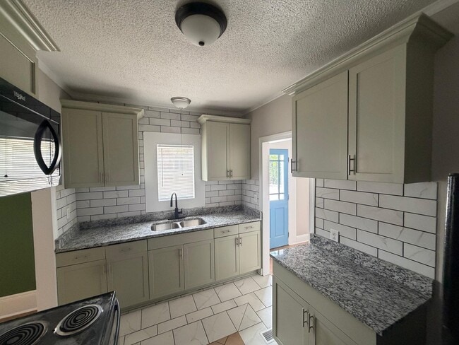 Foto del edificio - 243 Spring St SW
