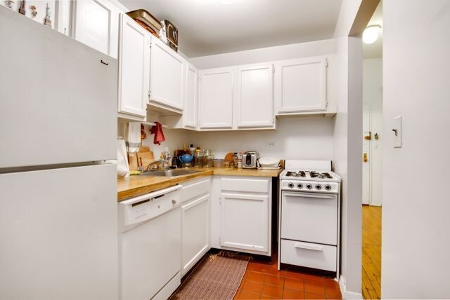 Building Photo - 320 E 65th St