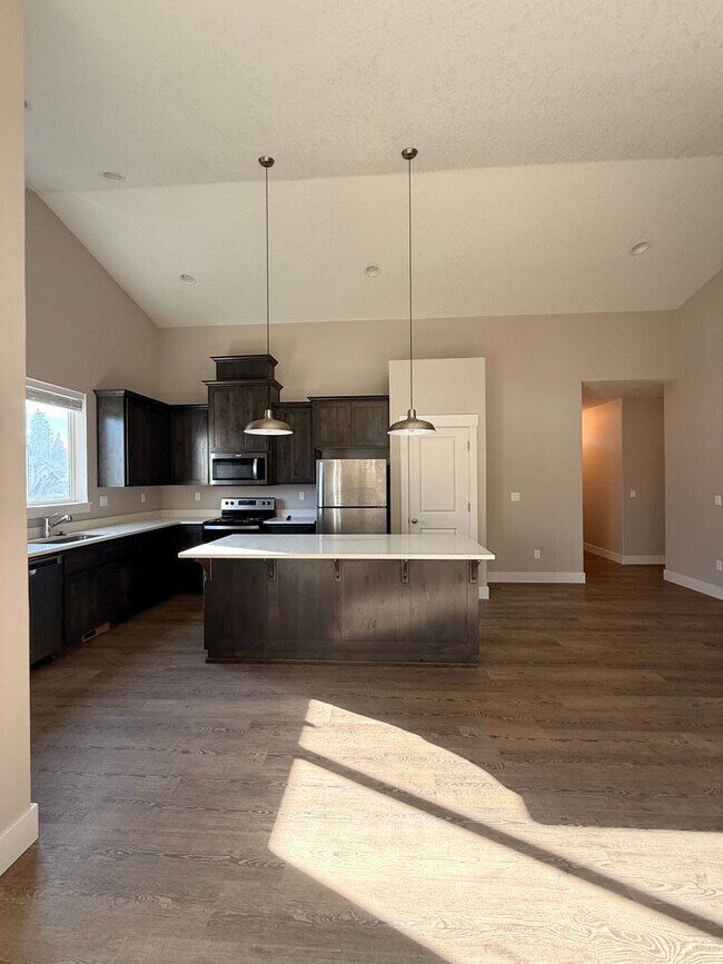 Foto del edificio - Large Fenced in Yard! 3Bd 2Ba Duplex