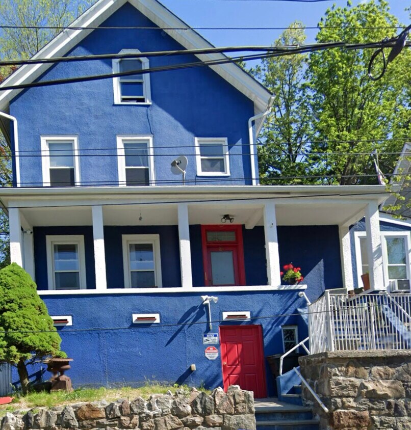 Primary Photo - 27 Maple St