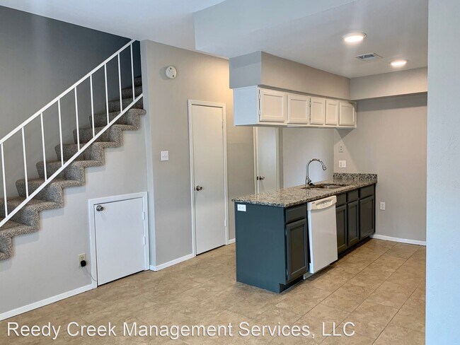 Building Photo - 2 br, 2.5 bath House - 214 Samuel Blvd Uni...