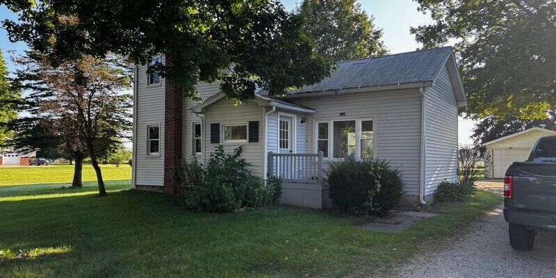 Primary Photo - 716 N Main St