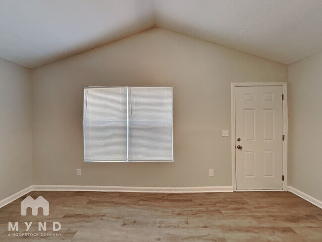 Building Photo - 136 Crystal Brook