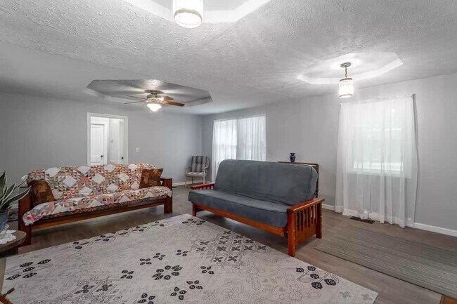 Building Photo - Amazing 2bed/1bath
