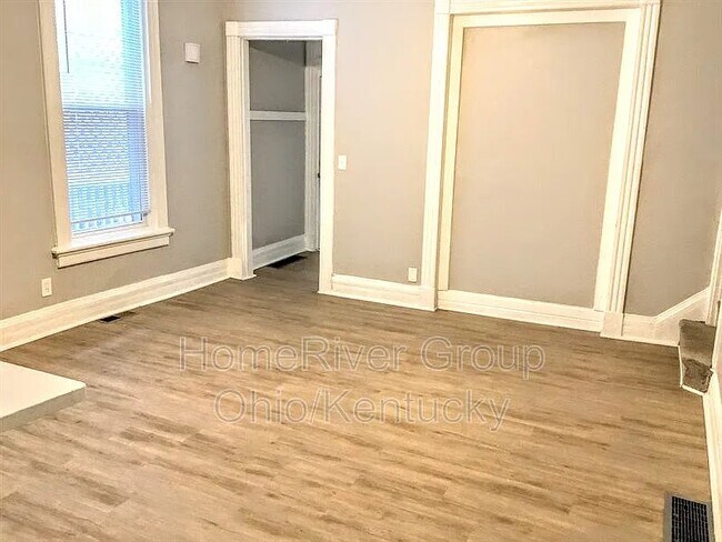 Foto del edificio - 122 Ash St