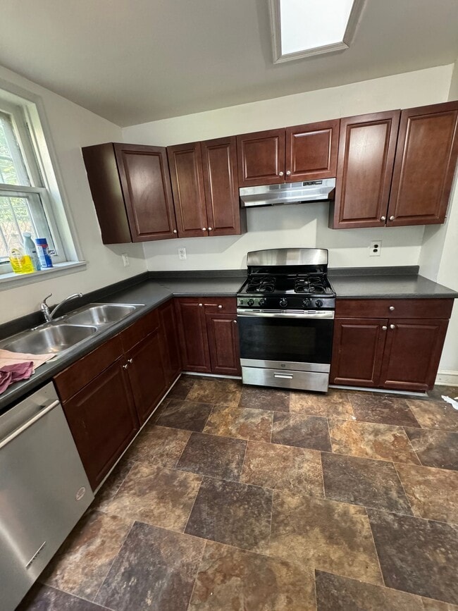 Photo - 208 S 41st St Townhome