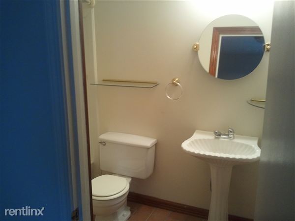Foto del edificio - 701 Brian Ct