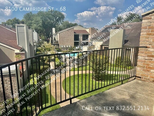 Foto del edificio - 8100 Cambridge St