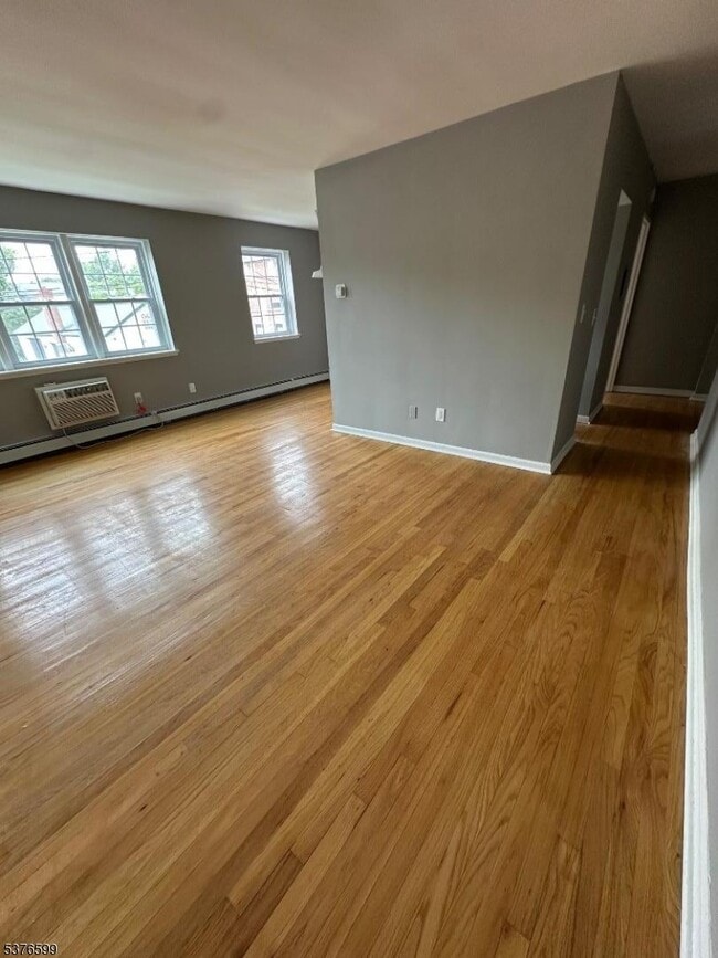 Building Photo - 138 Roseland Ave