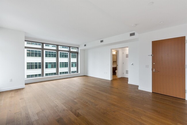 Building Photo - 99 Hudson St