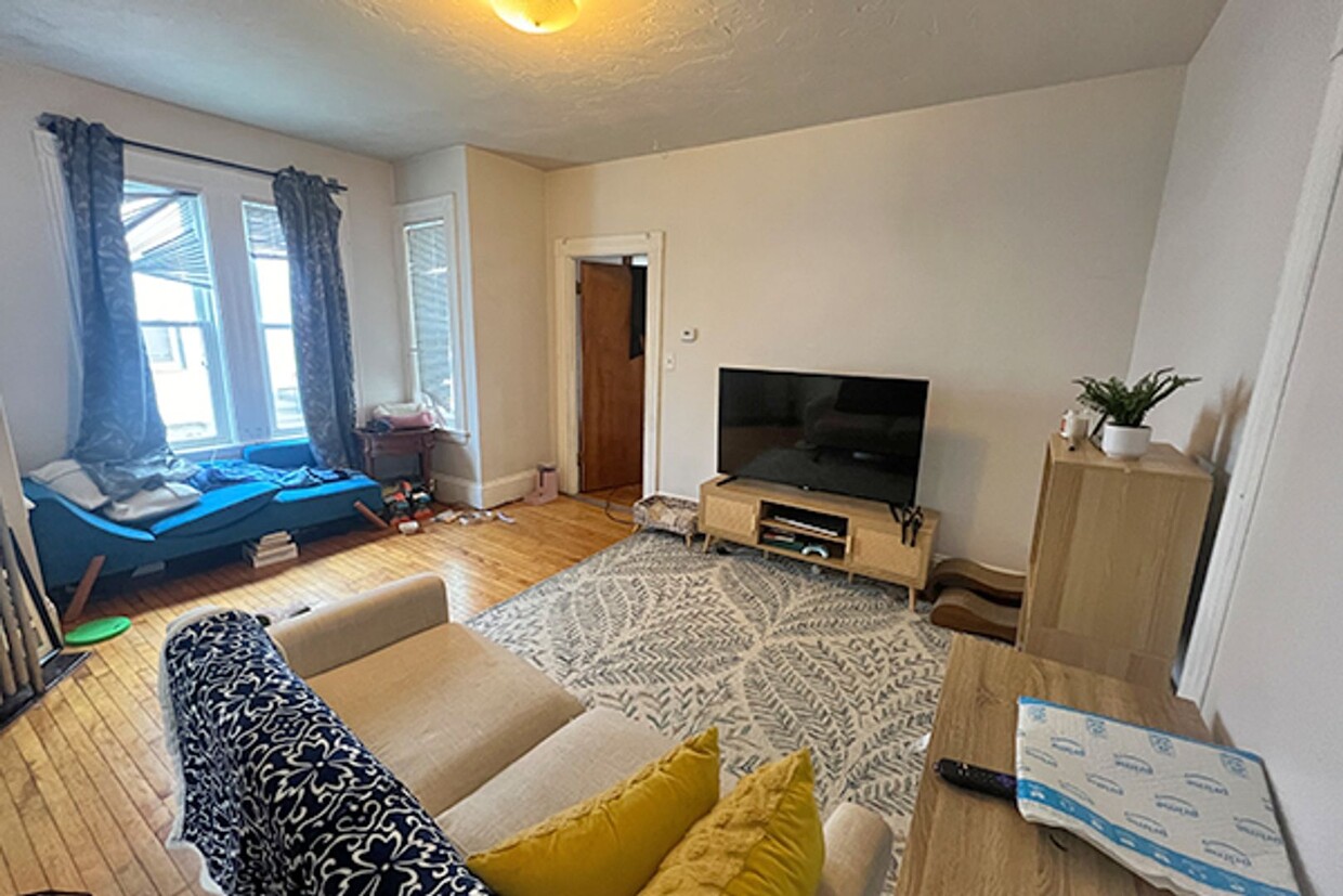 Foto principal - Waltham 1 Bed apartment available 9/1!