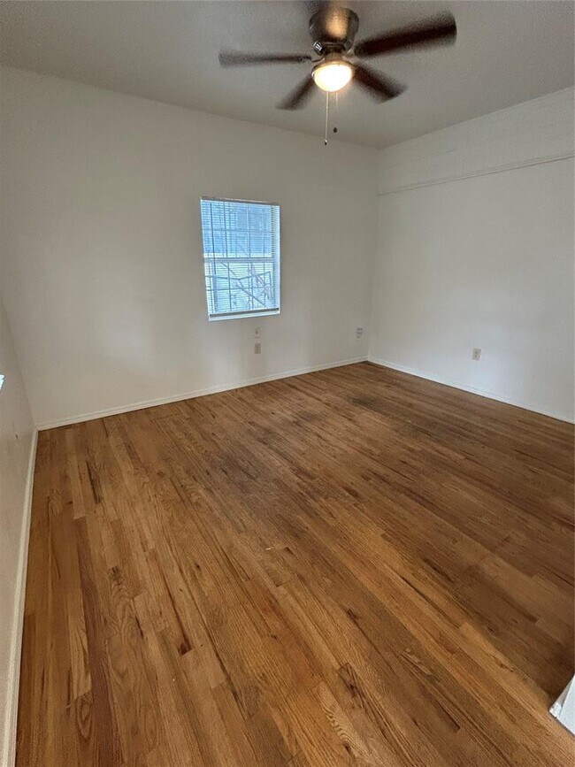 Foto del edificio - 1107 Angelina St