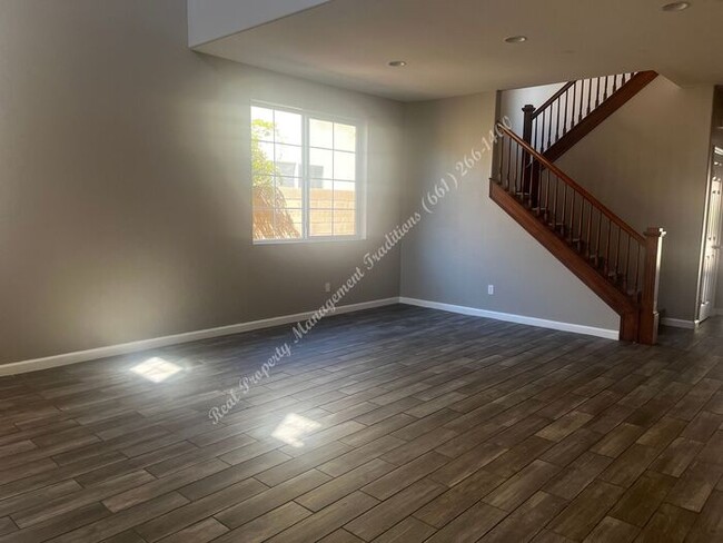 Foto del edificio - Beautiful Spacious 5 Bedroom Home Located ...
