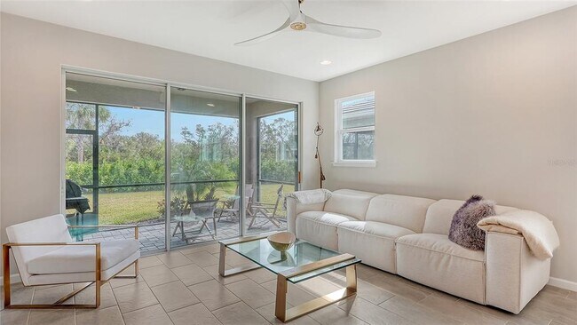Foto del edificio - 8704 Rain Song Rd