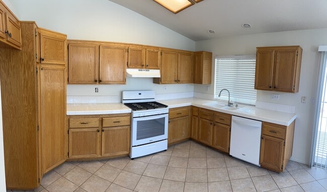 Building Photo - 39486 Tangletree Way