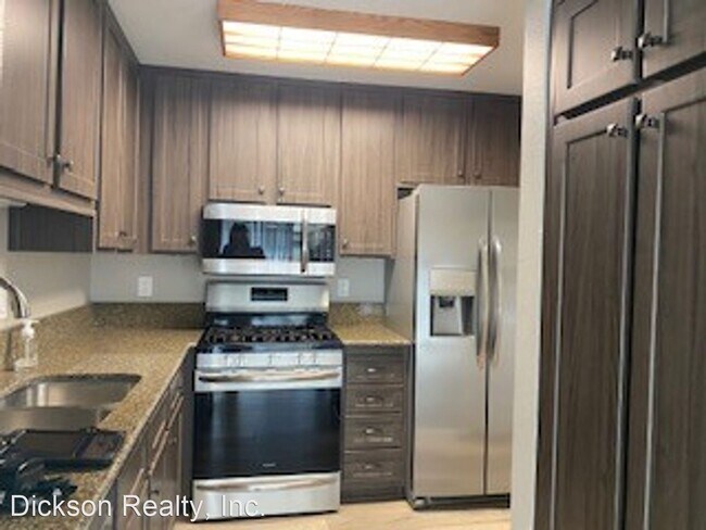 Building Photo - 2 br, 1.5 bath House - 2495 Sycamore Glen #4