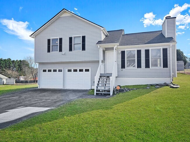 Foto del edificio - Charming 3 Bed, 2 Bath Home in Douglasvill...